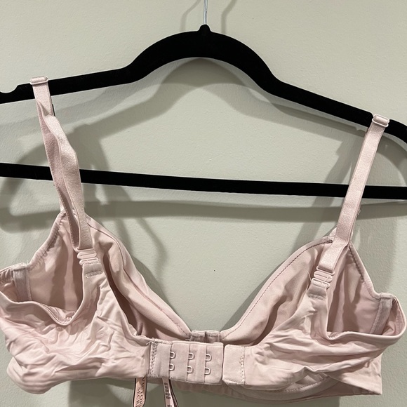 Victoria’s Secret Unlined Bra - Picture 2 of 2